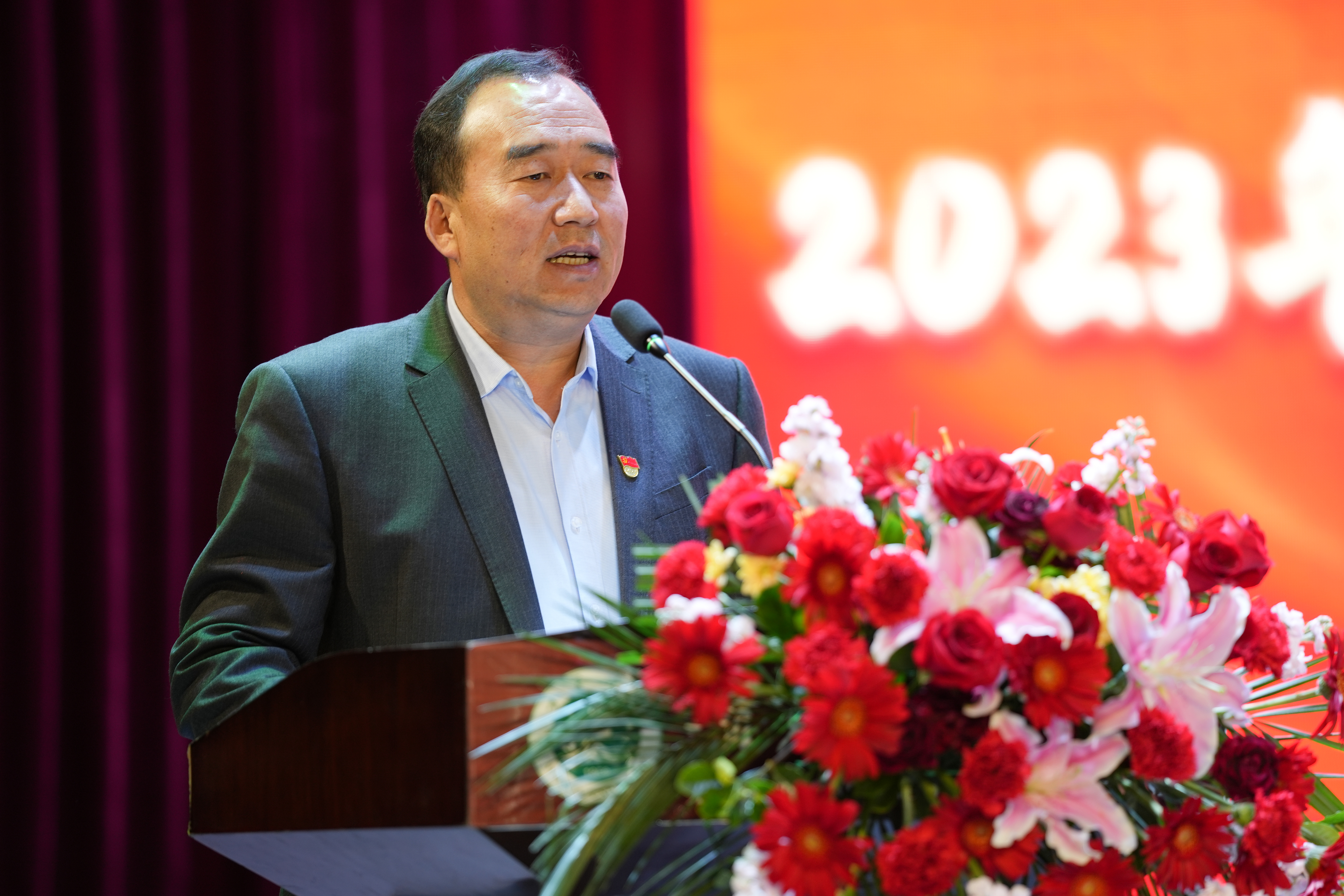 羅進(jìn)德講話.jpg