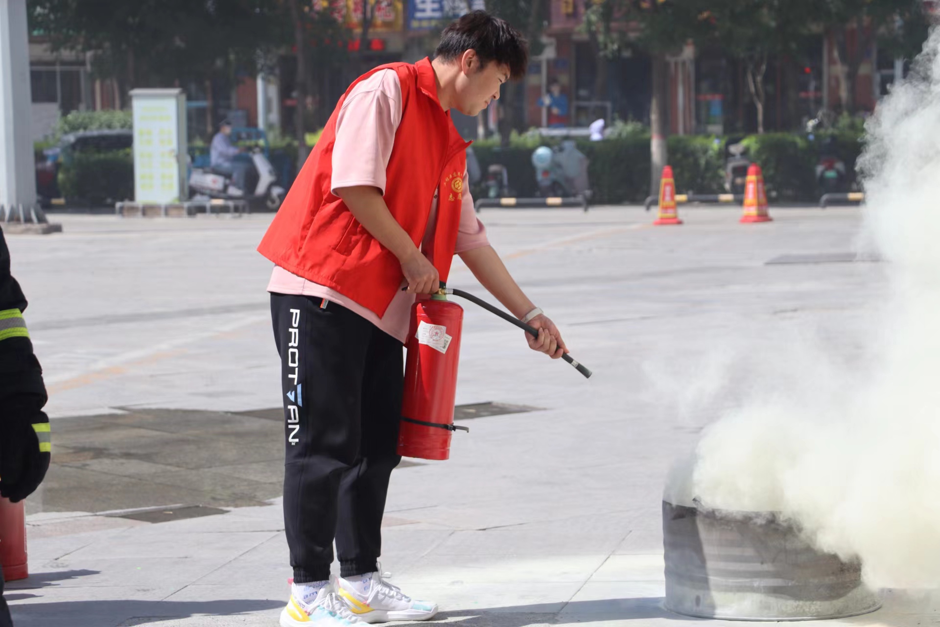 圖十六.jpg